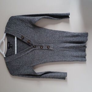 Le chateau 3/4 sleeve top